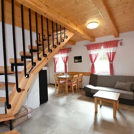 Rekreacna Usadlost Pieninka אכסניה *